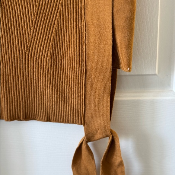 DRA SWEATER XS Ochre, Sleeveless Ties at hem ea side NEVER WORN - Picture 4 of 9